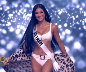 Kim Duyên khoe đường cong bốc lửa, catwalk cực dẻo 'đốt cháy' sân khấu Bán kết Miss Universe 2021