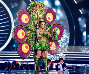 'Ai Tét Hôngg' của Kim Duyên đảm nhận vị trí Vedette kết màn National Costume cực kì hoàng tráng