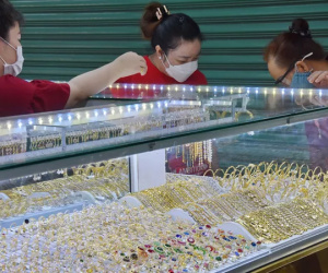 Giá vàng hôm nay 12-12: Vàng SJC giá vẫn rất cao