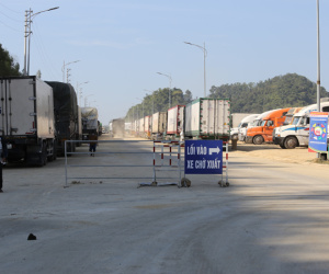 4.000 xe hàng 'mắc kẹt' tại cửa khẩu, Trung Quốc lại báo tin xấu