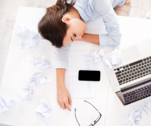 Cơ thể xuất hiện 9 triệu chứng này cần đi khám ngay, để lâu có thể thận không giữ được nữa