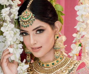 Cận cảnh nhan sắc tựa 'nữ thần' của người đẹp Ấn Độ vừa đăng quang Miss Universe 2021