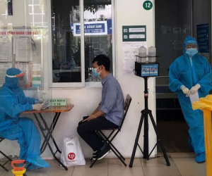 Xét nghiệm nhanh dương tính SARS-CoV-2 tại nhà, người dân không tự ý đến bệnh viện