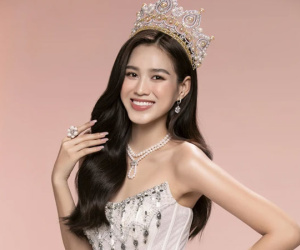 Đỗ Thị Hà mang trang sức hơn 100 triệu đến buổi đấu giá từ thiện của Miss World 2021