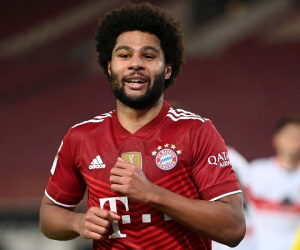 Gnabry hủy diệt Stuttgart, Bayern bỏ xa Dortmund