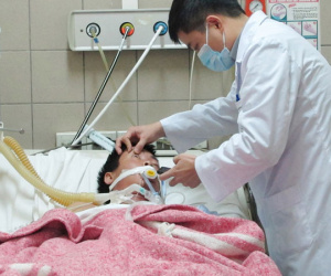 2 người tử vong, 1 người mù và nhiều người bị giảm thị lực sau khi uống rượu