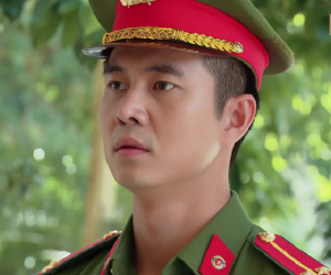 Phố trong làng tập 26: Trung úy Đông bị đình chỉ công tác, Mến vạch trần âm mưu của ông Trung