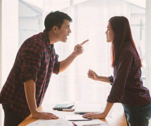 Tiếc rẻ 20k không cho vợ đi gội đầu ngoài hàng, người chồng bị dân tình 'hỏi xoáy': Vậy nhà có kéo sao không tự cắt đi?