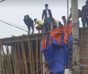 Bị phóng điện, 2 người đàn ông đan thép đổ bêtông thương vong