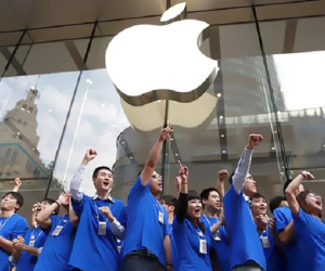 Apple tặng mỗi nhân viên 1.000 USD để tân trang thiết bị tiếp tục làm việc tại nhà