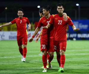 Việt Nam 4-0 Campuchia: Thắng tưng bừng, ĐTVN vẫn đứng nhì bảng và hẹn Thái Lan ở bán kết
