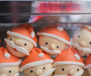 Độc nhất năm nay bánh bao ông già Noel; Thực phẩm tiền triệu, chợ Việt chỉ 15.000 đồng