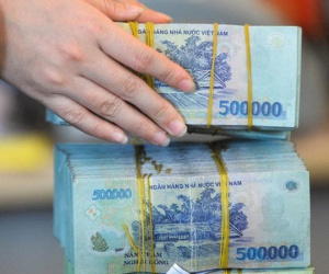 Lãi suất tăng: Người gửi tiền mừng, doanh nghiệp lo