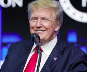 Ông Trump bị la ó khi tiết lộ đã tiêm mũi tăng cường ngừa Covid-19