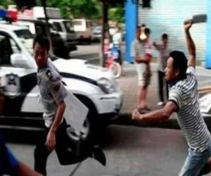 Bắt giữ khẩn cấp 6 'giang hồ làng' đi ôtô tìm người đánh để… trả thù