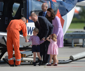 Hé lộ lời đề nghị khẩn thiết của Nữ hoàng đối với gia đình William, Kate