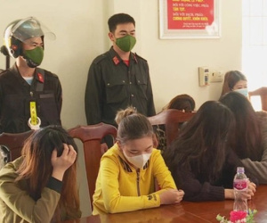 Chủ quán Karaoke nhận 32 khách hát là... người quen khi bị kiểm tra