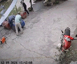 Nổ thùng phuy, người đàn ông may mắn thoát chết nhờ pha xử lý 'xuất thần'