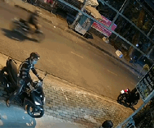 Trộm xe máy bất thành, thanh niên còn bị một nhân vật 'hài hước' đuổi chạy thục mạng