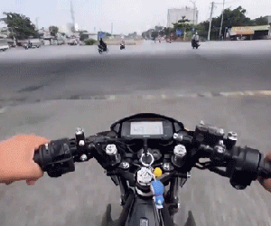 Hai thanh niên quay clip chạy xe máy 109km/h trốn CSGT sau đó đăng lên mạng xã hội với thái độ hả hê