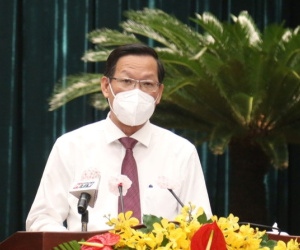 TP HCM: Chủ tịch quận, huyện muốn đi nước ngoài phải được Chủ tịch UBND thành phố đồng ý