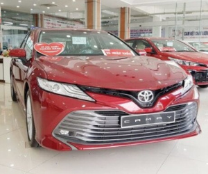 Thêm 6 mẫu ô tô giảm giá sâu hơn trăm triệu đồng