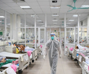 Hà Nội 3 ngày liên tiếp dẫn đầu ca mắc mới, nhiều F0 trở nặng