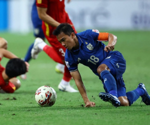 Quế Ngọc Hải 'bỏ nhỏ' điều gì khiến Messi Thái sút hỏng quả phạt đền?
