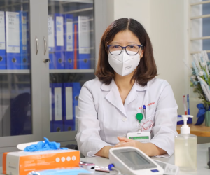 Bác sĩ hướng dẫn F0 điều trị tại nhà cách xử lý các triệu chứng thường gặp