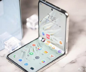 Huawei ra mắt smartphone màn hình gập giống Galaxy Z Flip3