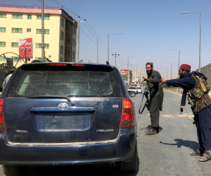 Taliban cấm tài xế Afghanistan bật nhạc trong xe hơi