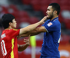 Trung vệ ĐT Thái Lan sẵn sàng mất chung kết AFF Cup để thắng được ĐT Việt Nam