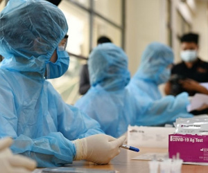 Ngày 27/12, Hà Nội có 1.948 ca mắc Covid-19 mới, trong đó có 658 ca ngoài cộng đồng
