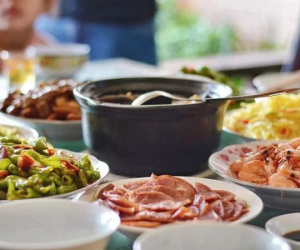 Bữa tối đừng nên ăn uống quá thịnh soạn: 5 món mà tế bào ung thư cực thích cần tránh xa để tự cứu mình