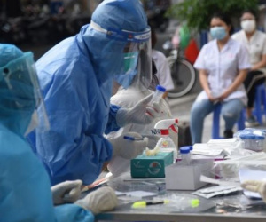 Ngày 28/12, Hà Nội ghi nhận 1.920 ca Covid-19 mới, trong đó 449 ca ngoài cộng đồng