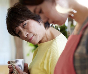 Mẹ chê vợ lười chảy thây đòi 'thay dâu', chồng tôi báo 1 tin bà vội quay sang nịnh nọt