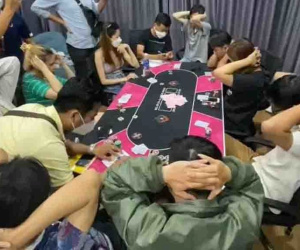 Hai sinh viên đại học điều hành sòng Poker ở TP.HCM