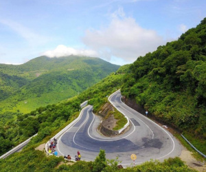Khám phá vẻ đẹp hùng vĩ của đèo Hải Vân