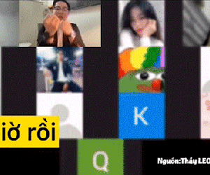 Thầy giáo 'khoe của' trong giờ dạy online khiến học trò cười ngất