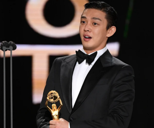 Yoo Ah In – Nam diễn viên trẻ nhất lịch sử thắng hai danh hiệu Ảnh đế tại Rồng Xanh