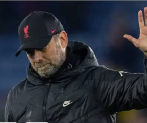 Liverpool xanh mặt, HLV Klopp dính Covid-19 lỡ đấu Chelsea