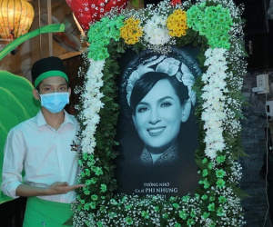 Con trai nuôi cố ca sĩ Phi Nhung: 'Mẹ yên tâm nhé, luật nhân quả sẽ không chừa một ai'