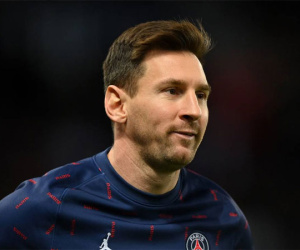 NÓNG: Lionel Messi nhiễm Covid-19