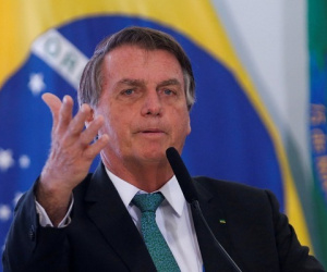 Tổng thống Brazil nhập viện khẩn cấp