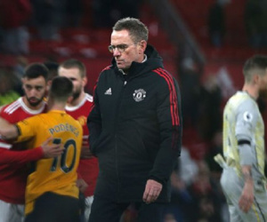 Rangnick bị chê tơi tả vì lựa chọn chiến thuật và quyết định để Ronaldo làm đội trưởng