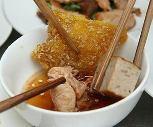 2 thói quen trong bữa cơm của người Việt dễ làm lây lan virus nguy hiểm, thay đổi ngay trước khi 'rước' thêm tá bệnh, thậm chí là ung thư
