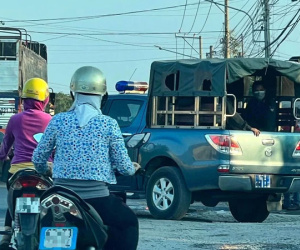 Công an làm việc với Tịnh thất Bồng Lai, hàng chục Youtuber đứng đợi, nhiều chốt chặn lập từ vòng ngoài