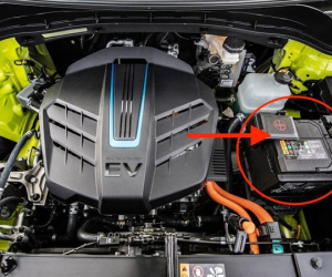 Vì sao ô tô điện vẫn không thể thiếu ắc quy thường 12V?