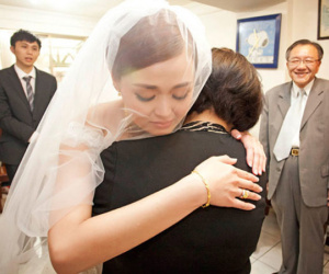 Con dâu tái hôn, bố mẹ chồng trao của hồi môn 1 tỷ đồng, chia tay bịn rịn hơn gả con gái đi lấy chồng