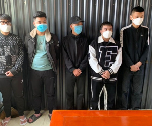Vừa rời khỏi quán cắt tóc, nam thanh niên bị đánh tử vong